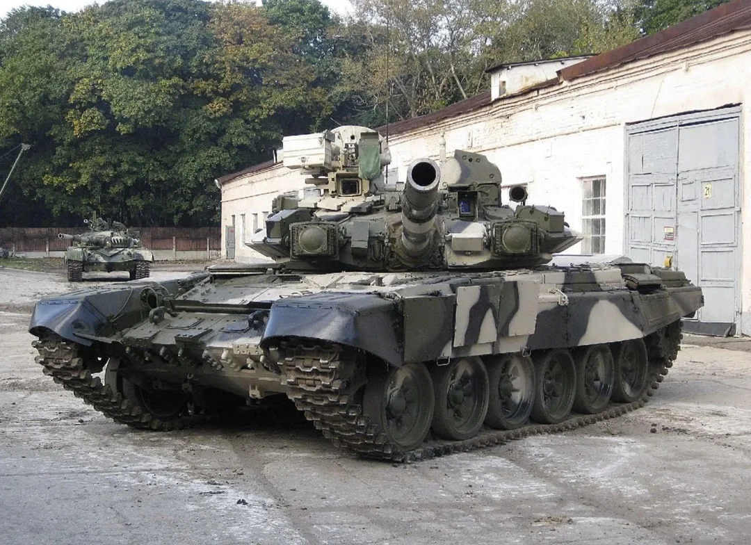 В 1992 году во время посещения Уралвагонзавода президент Борис Ельцин предложил переименовать новый 