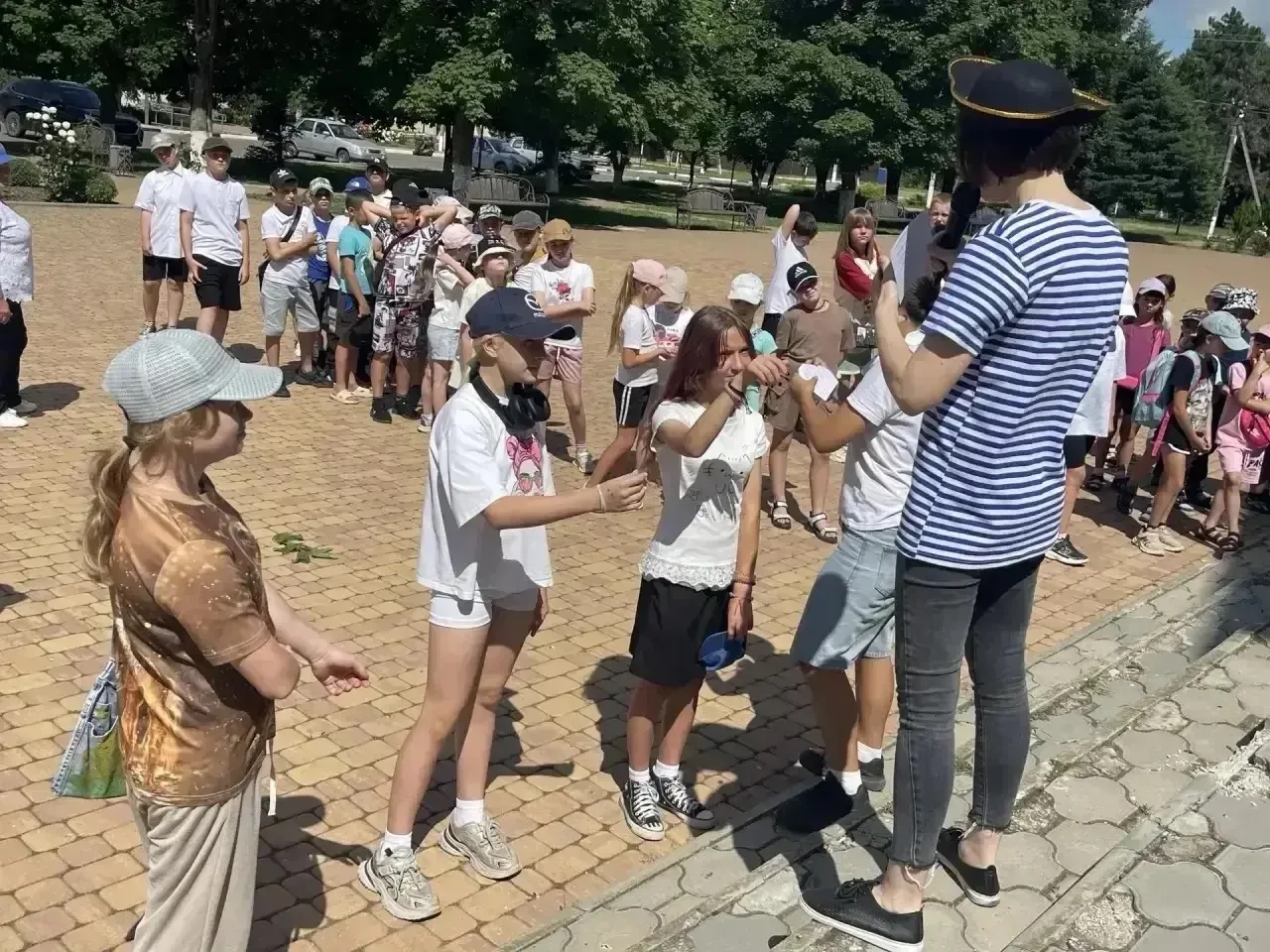 Приключения и здоровье в ЛДП "Радуга друзей"! ☀️
Сегодняшний день в нашем школьном лагере "Радуга др