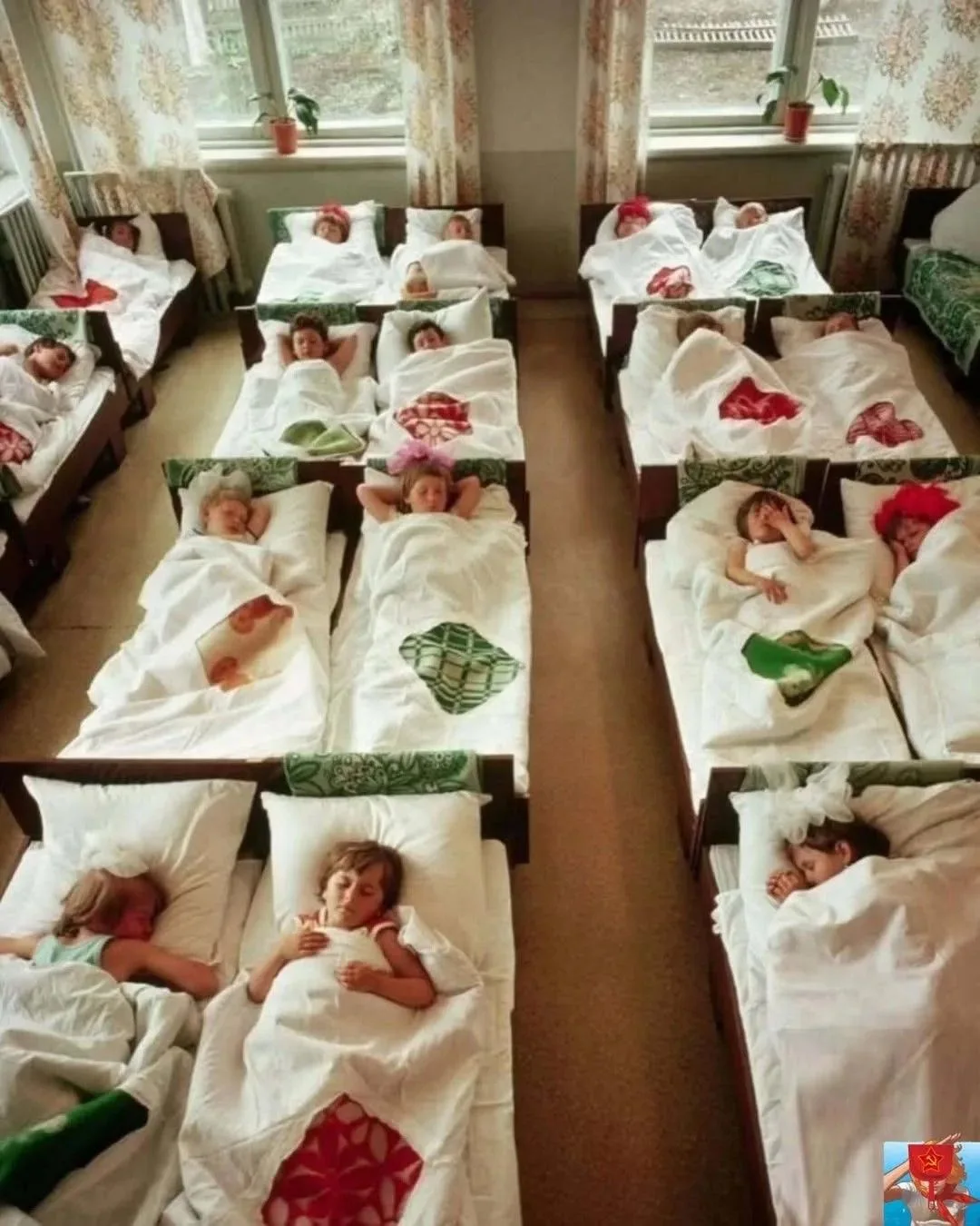 В садике так не хотелось спать днем. Зато сейчас с каким удовольствием поспал бы днем
