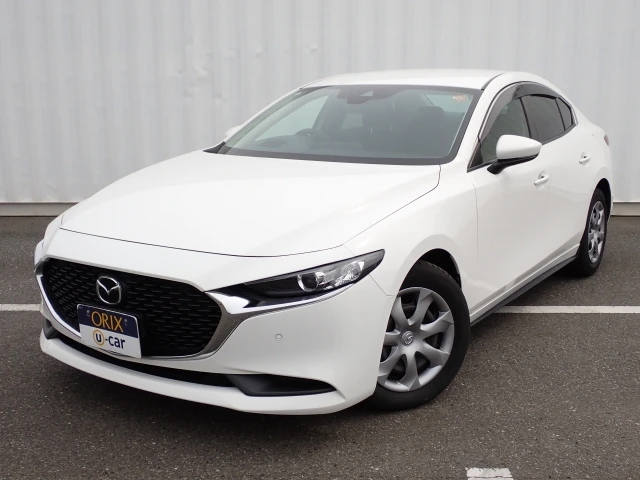 ⚪ MAZDA 3