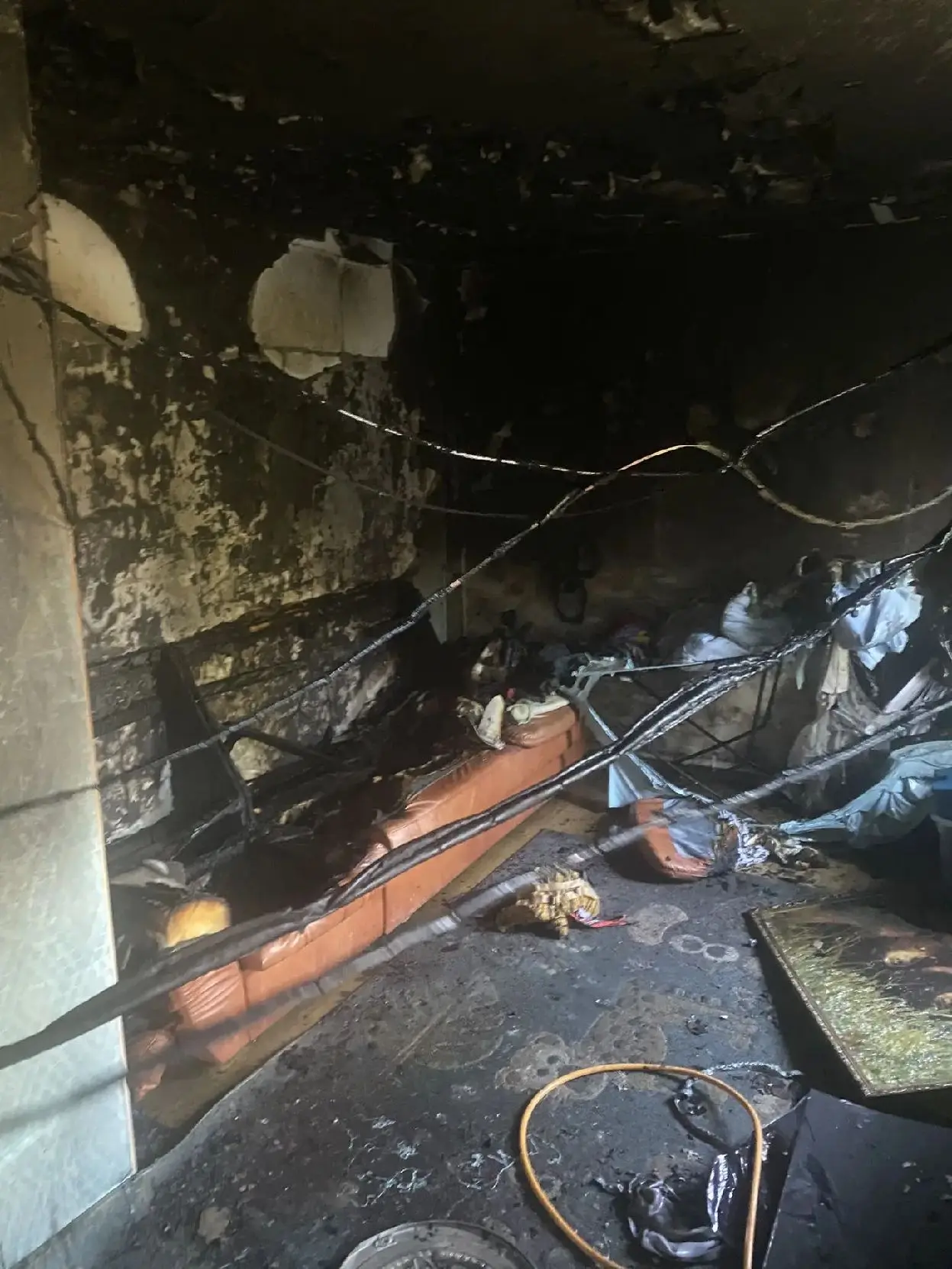 🔥 Оставили зарядку в розетке — получили пожар