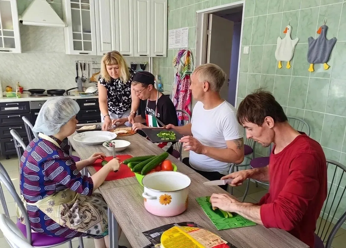 ⭐Инструктор по труду Арина Олеговна Кирсанова вновь собрала участников кружка «Магия вк...