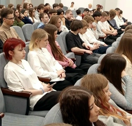 👩‍🎓👨‍🎓Сегодня обучающиеся нашей школы завершили обучение по курсу от фирмы 1С и сделали первые шаги 