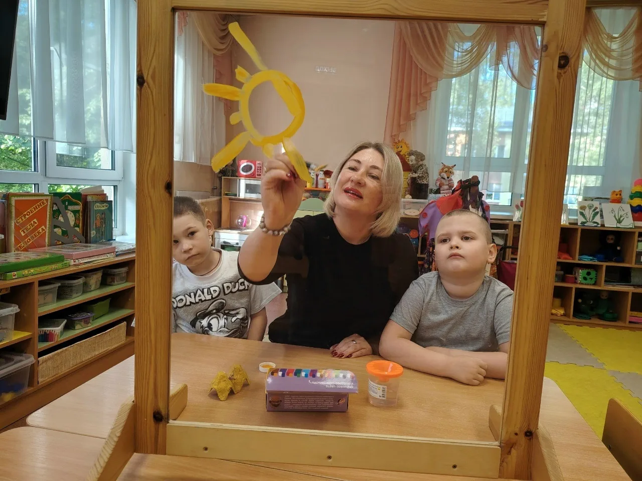 «Мы нарисовали мир» 👫🧍‍♂👫 
 
В День защиты детей, наши ребята вместе с родителями взяли в руки ки