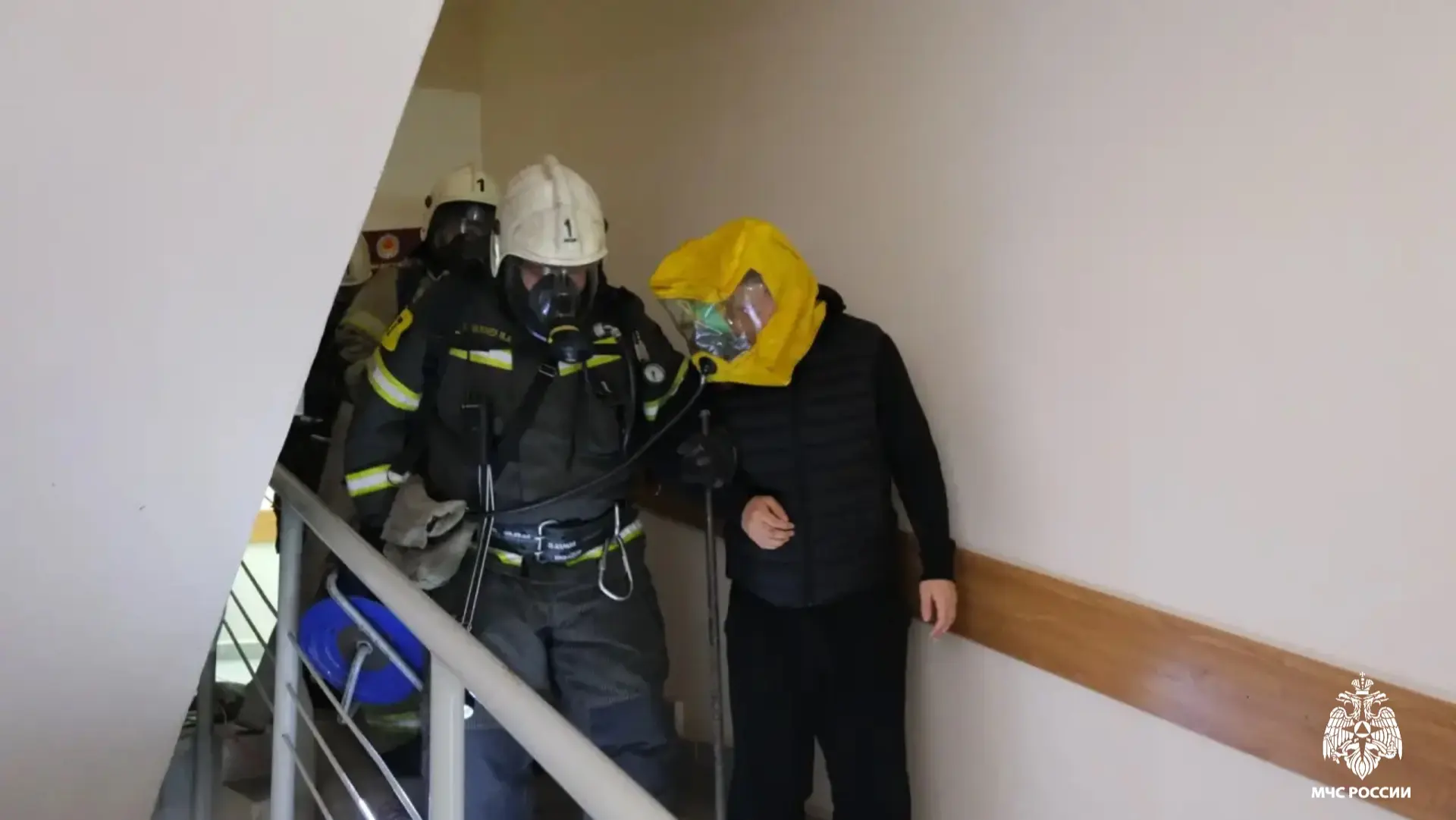 🚒 Элисте провели пожарно-тактические учения в здании министерства финансов  🔹Согласно замыслу, в рез