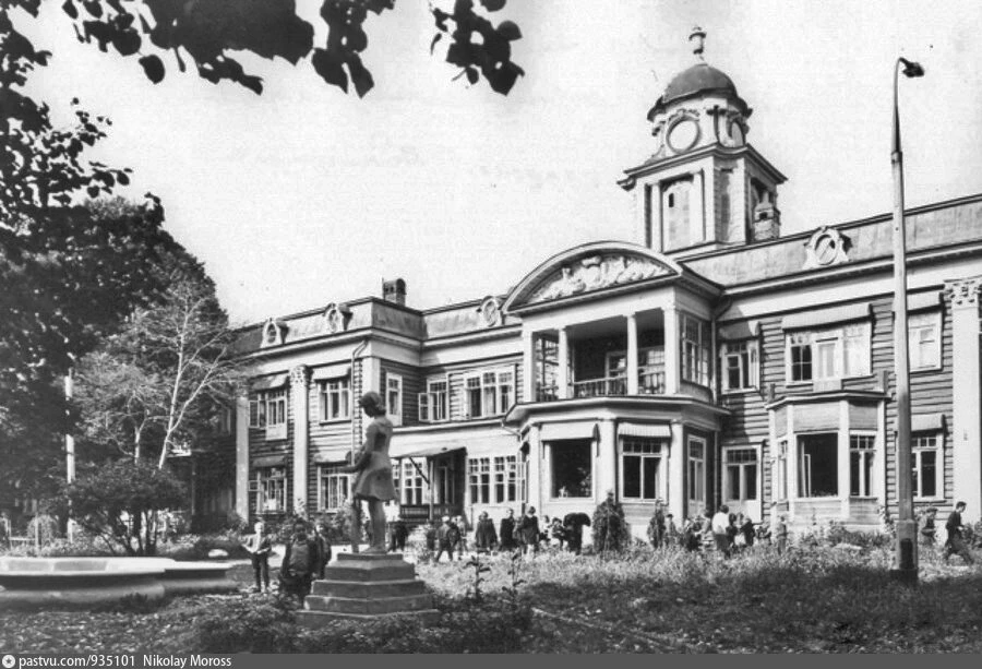 Дом Р. В. Германа и начало усадебного парка