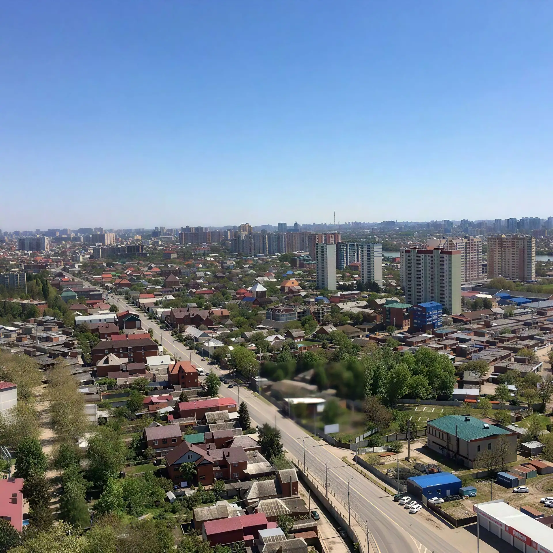 Вид на частный сектор из «Нового города» в ЮМР. 💚🖤💛