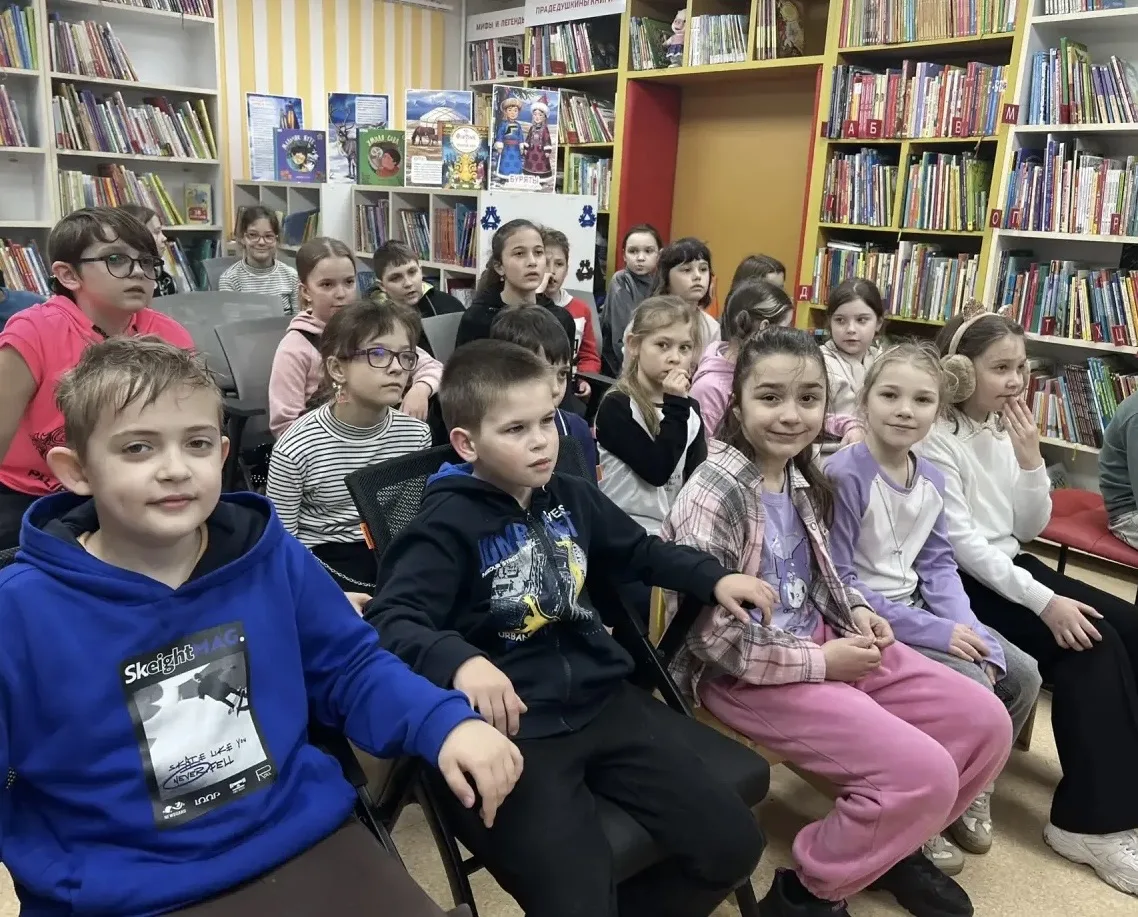 🎶Третий день в пришкольном лагере «дружба»  📚На тематической Неделе детской книги ребята с воспитате