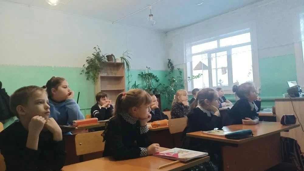 Сегодня в рамках проекта «Разговоры о важном» прошло занятие на тему: «Слушать, слышать...