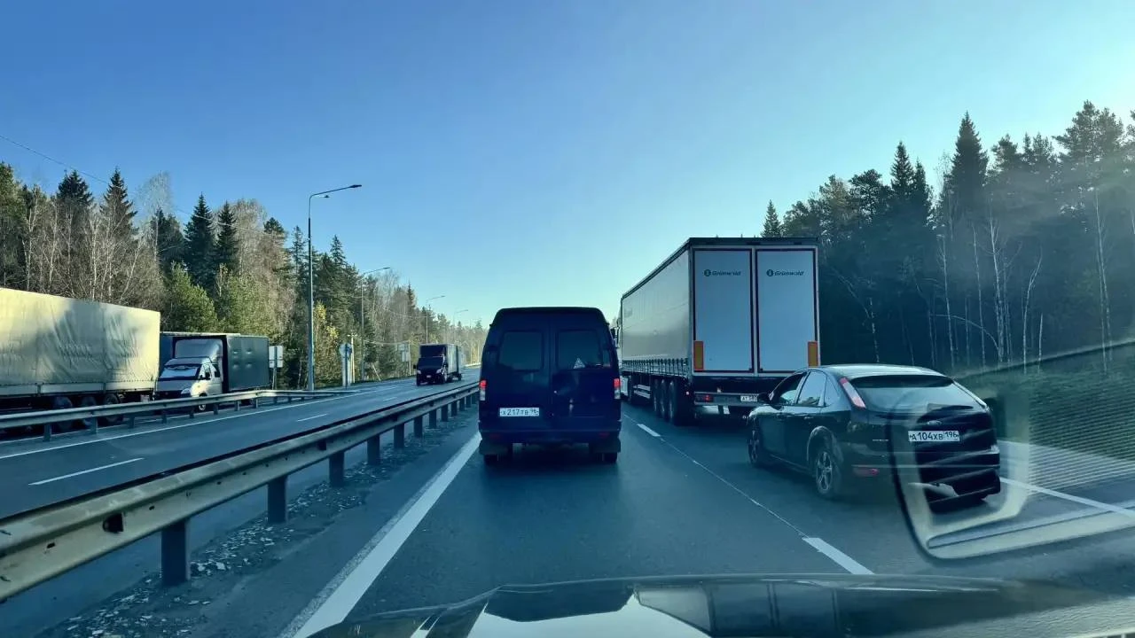 ❗️И вновь пробка на трассе около Волчихи в сторону Екатеринбурга