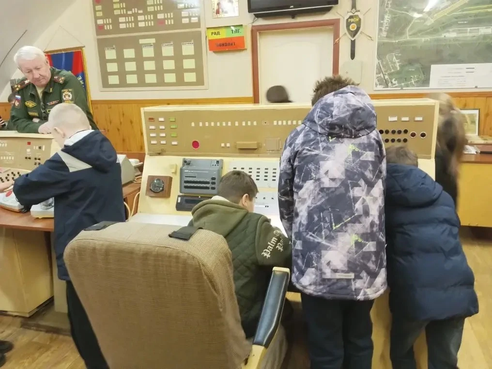 🪖29 апреля  3д класс (кл. руководитель Шилова Т.Л.) в преддверии Дня Победы побывал в настоящем подз