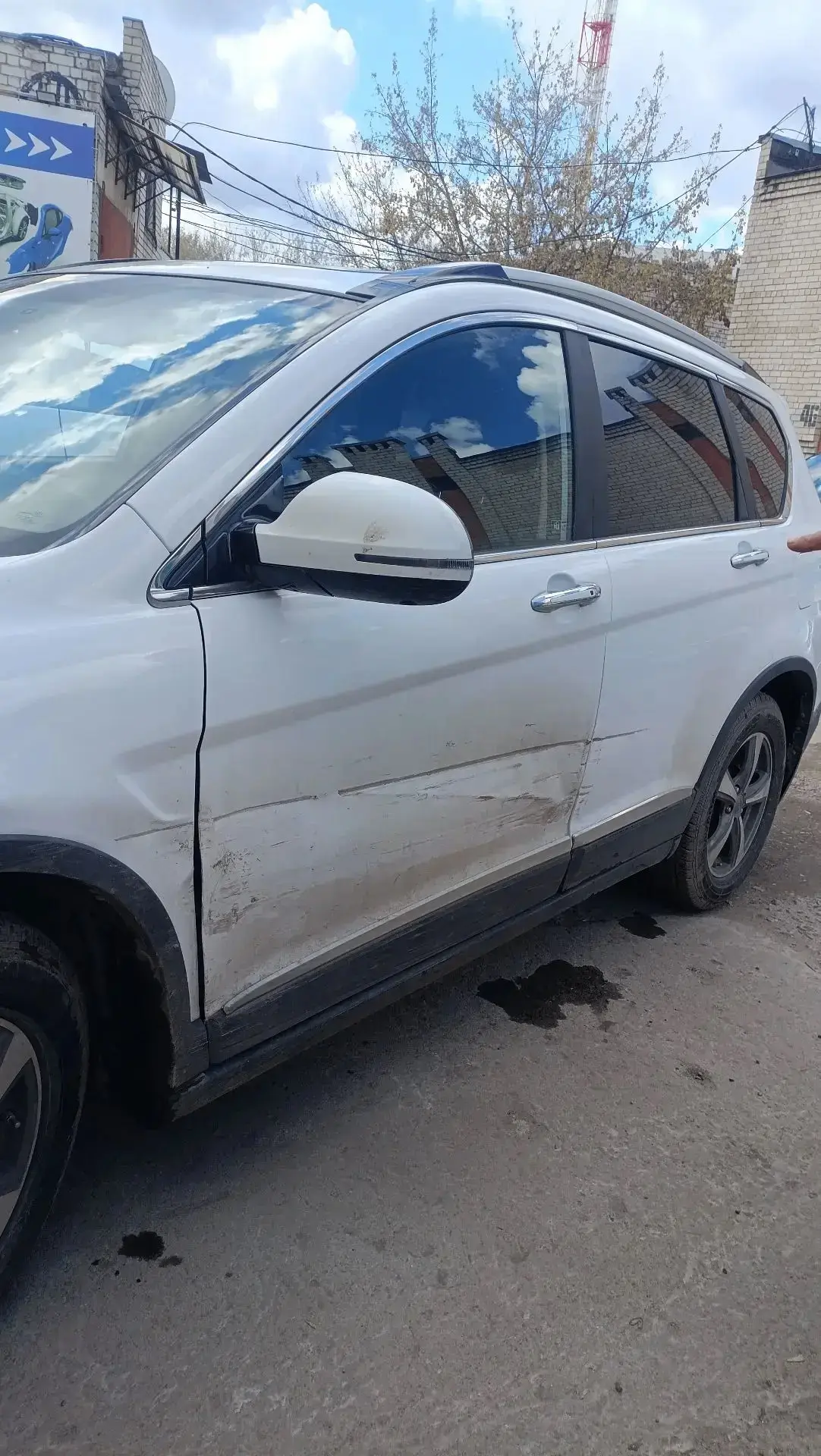 74.000 ₽ vs 145.000 ₽

Клиент попал в ДТП на Haval H6.

Страховая компания после осмотра назначила в
