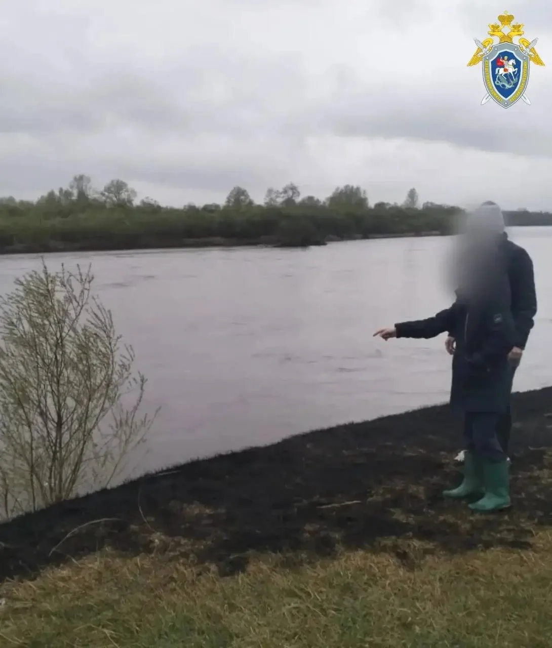 ⚡️10-летний мальчик упал в реку Иркут и пропал.  Вчера ребенок гулял на берегу в кооперативе «Сосна»