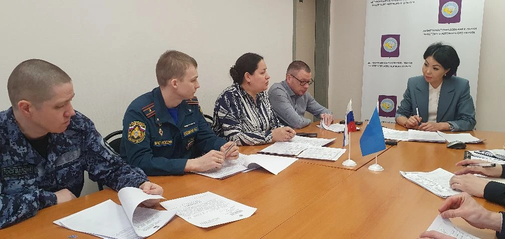 Обеспечение безопасности при проведении ГИА-2026 обсудили с представителями силовых структур  Вопрос