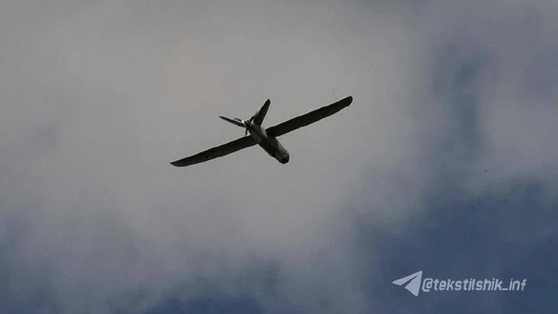 Мост в районе Чонгара в Херсонской области, а также тот, который связывает Геническ с Арабатской стр
