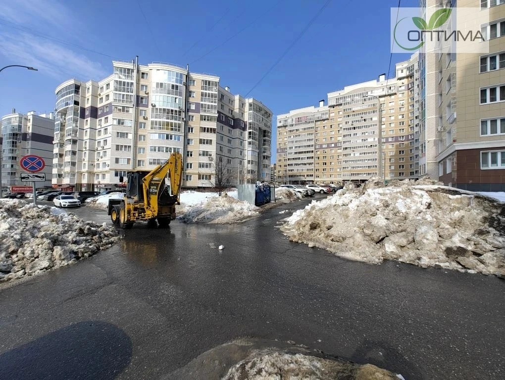 Ускоряем весну и делаем важную работу во дворах наших микрорайонов. Начали ворошение сн...