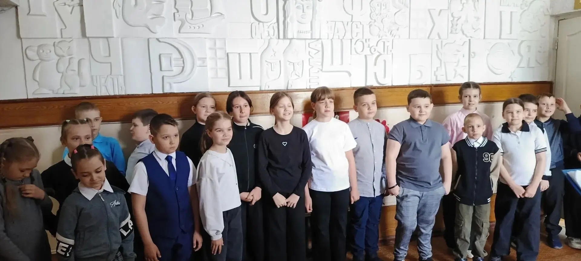 📚 Экскурсия в Детскую библиотеку!  12 мая для учащихся 3 Е класса 🏫 состоялась экскурсия в «Детскую 