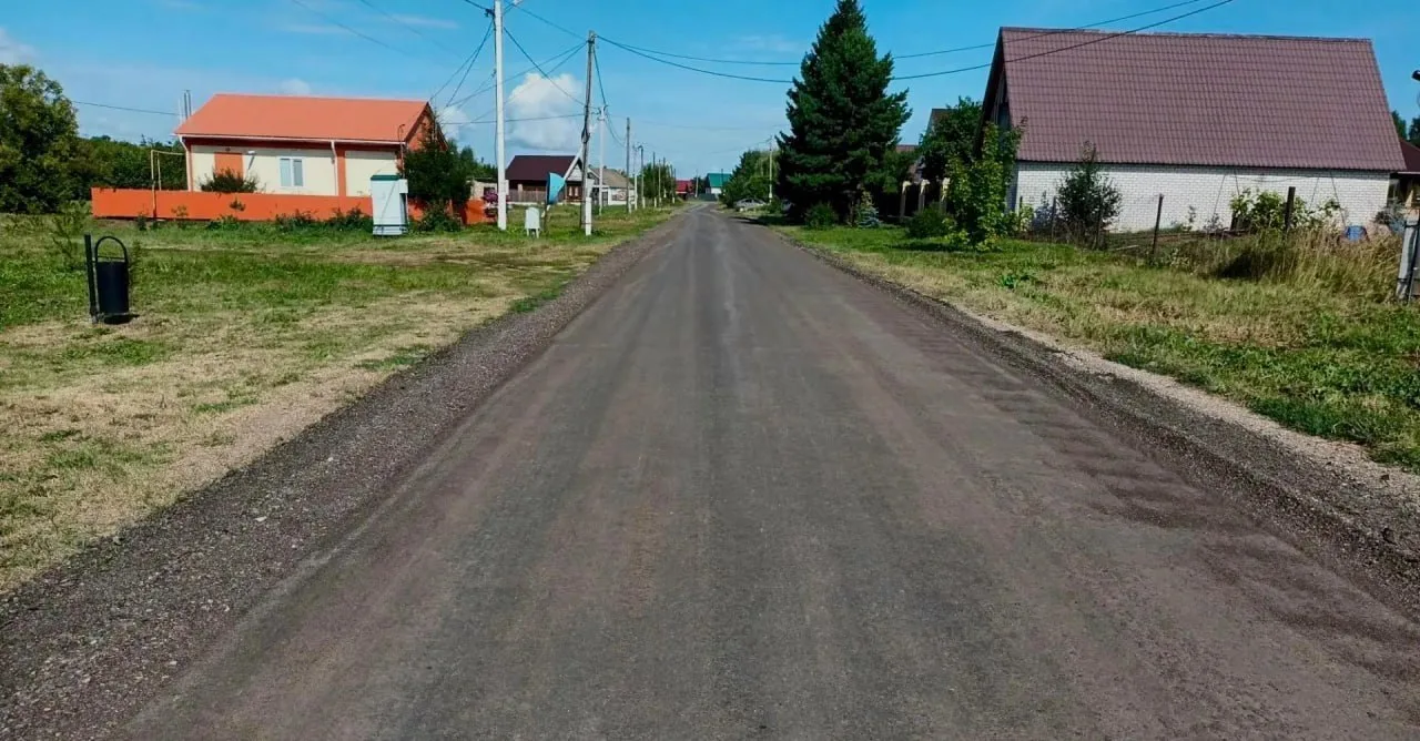 🛣 В сёлах Елабужского района обновляют дороги