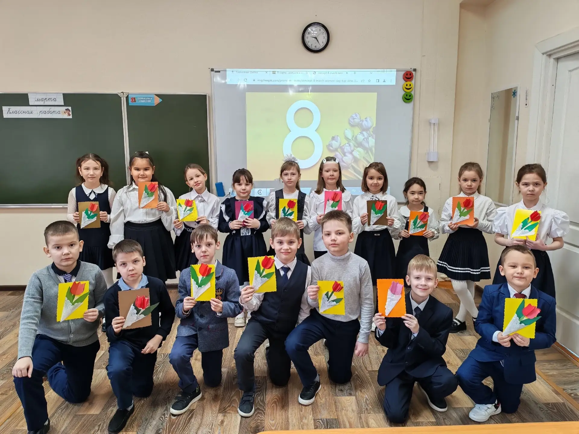 💐 8 марта- Международный женский день.  🇷🇺🌷В современной России Международный женский день остается 