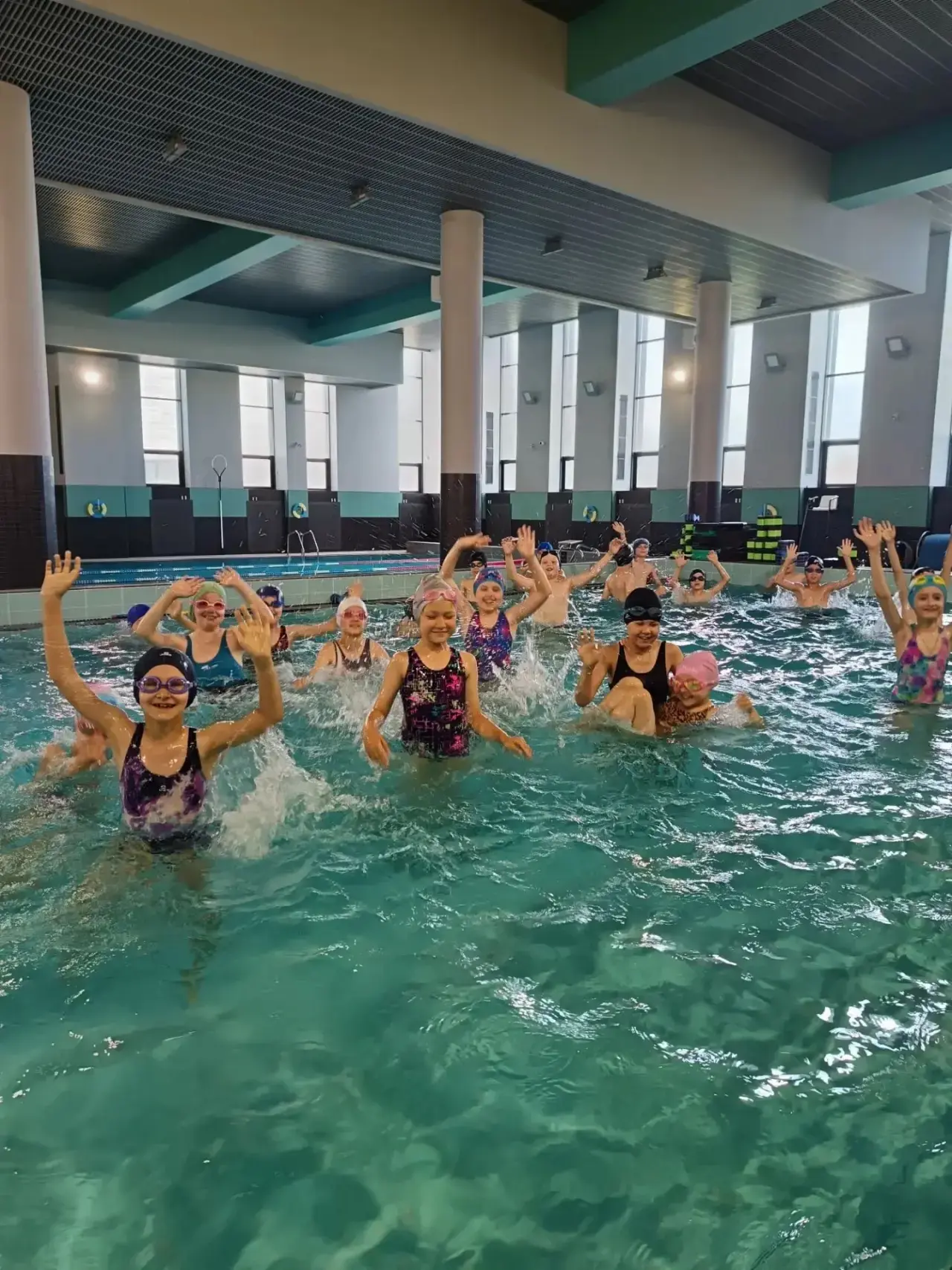 Брызги радости и первые победы! 🏊‍♂️🌊

На протяжении всей смены наш пришкольный лагерь дарил детям