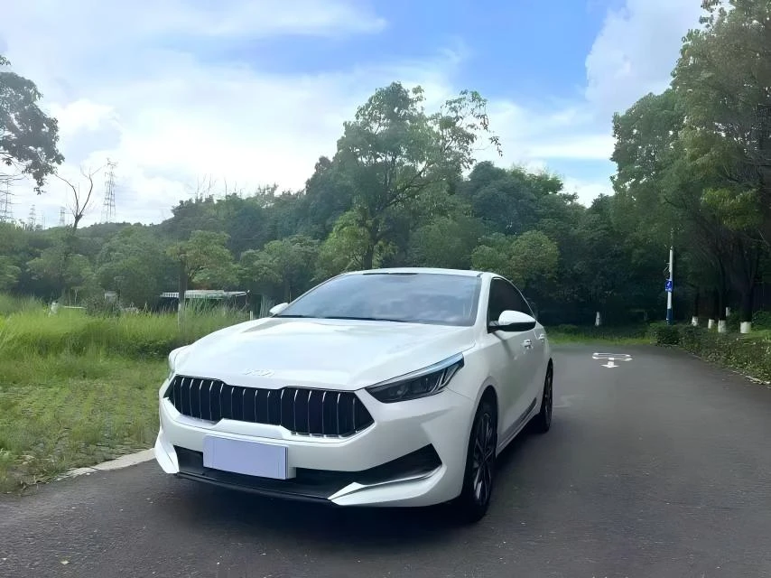 🔥 Kia K3 2021 года, двигатель 1,5 л, вариатор (IVT), комплектация «Fashion»