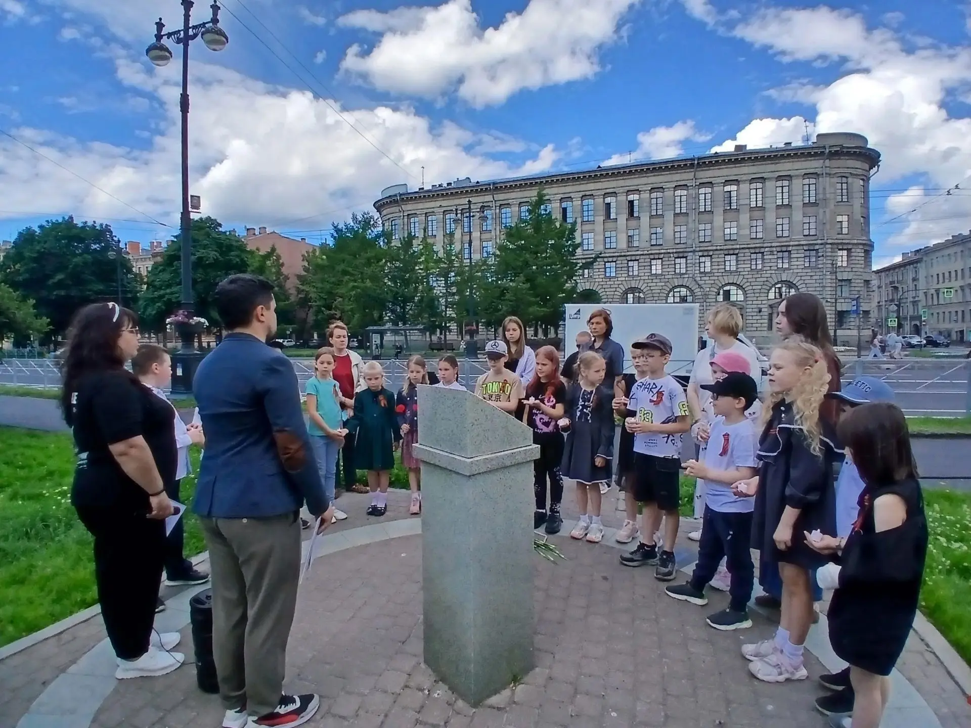 «Свеча памяти»: помним и чтим подвиг героев!
22 июня — День памяти и скорби. В этот день ребята из Д