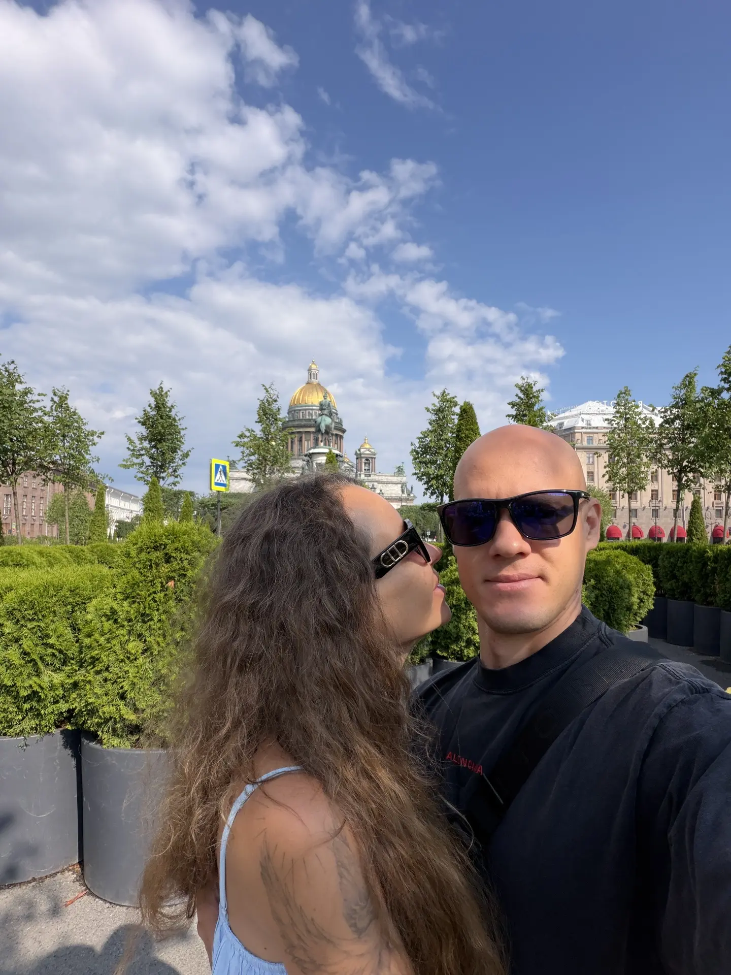 Вы тоже заметили, что те, кто устраивали на показ самые яркие семейные фотосессии, сего...