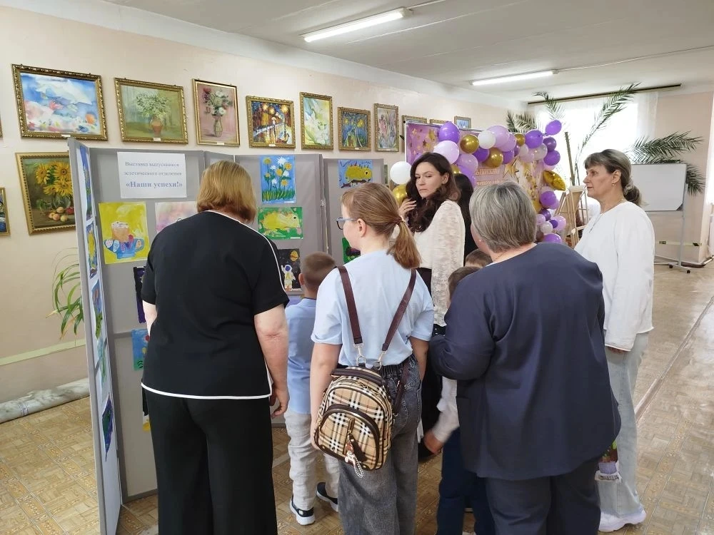 🎨Май - месяц подведения итогов, просмотров творческих работ. Наряду с выпускным утренн...