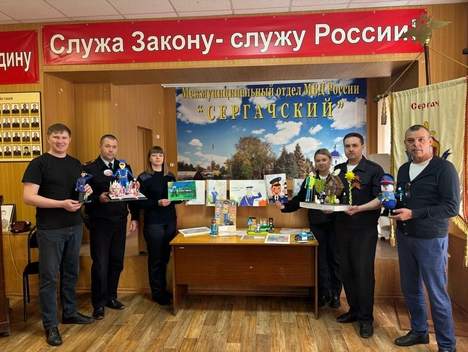 Четыре работы победителей конкурса «Полицейский дядя Степа» поедут в ГУ МВД России по Н...
