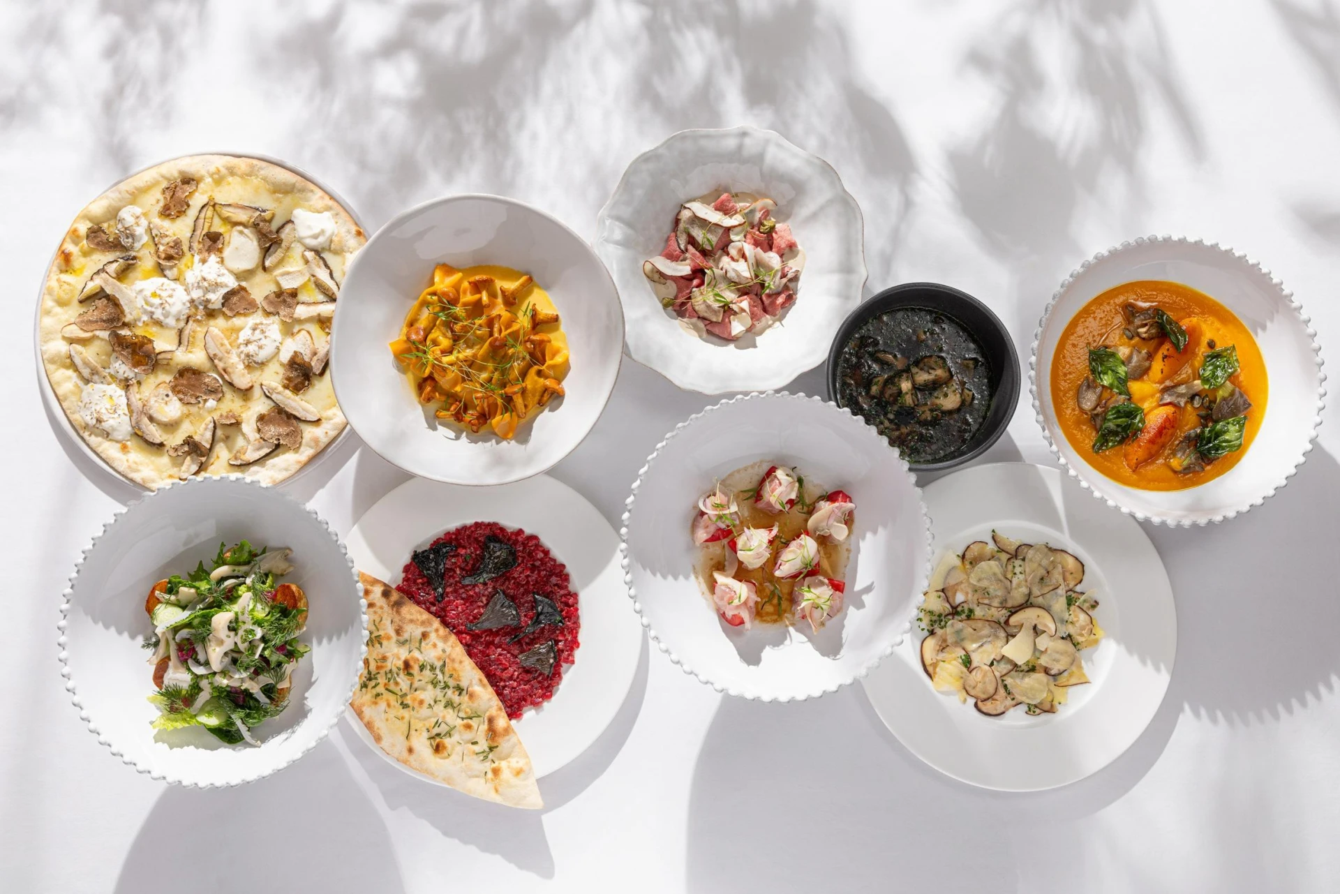 В московском Mushrooms (входит в лонг-лист премии WHERETOEAT МОСКВА 2025) представили б...