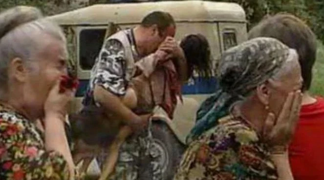«Если убьют из нас 5 человек, мы всё взорвём». Беслан. День второй: Переговоры