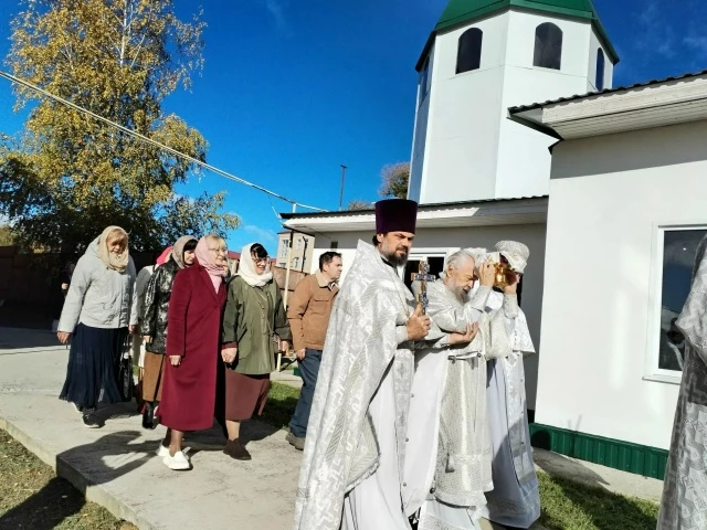 В Рузаевке митрополит Саранский и Мордовский Зиновий совершил освящение храма в честь В...