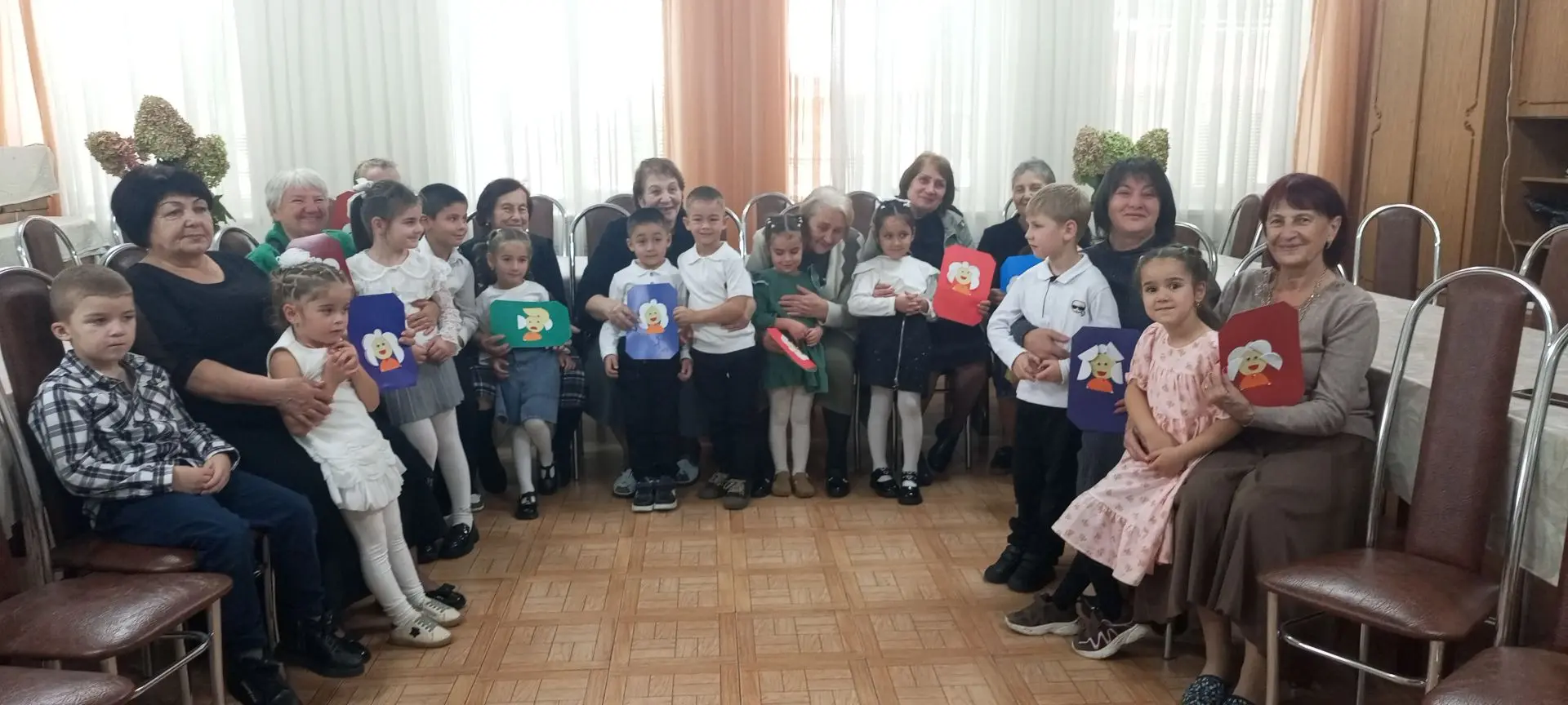 Тепло сердец: наши дошколята поздравили старшее поколение 🤝❤️