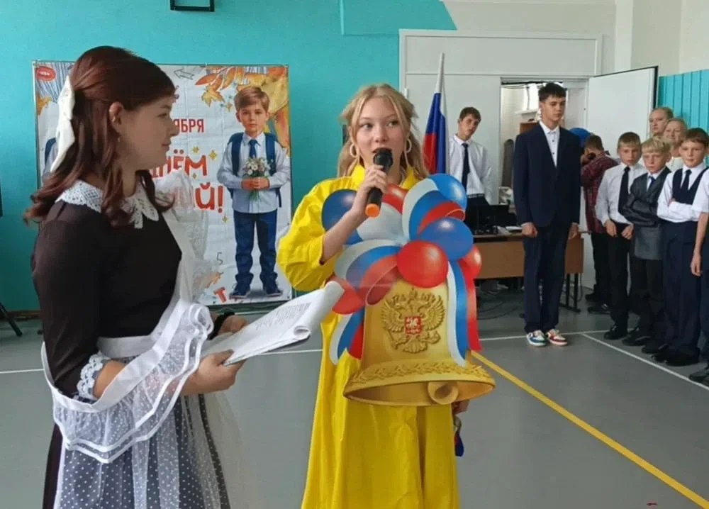 Первый звонок: как прошел День знаний в Долгомостовской школе