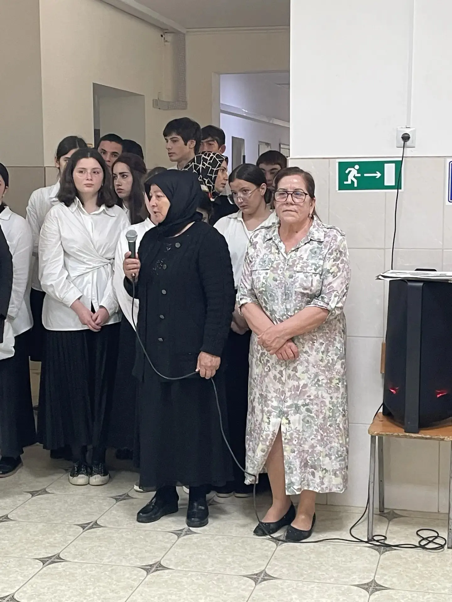 Вчера в  Адильянгиюртовской средней школе имени Дагира Закарьяева открыли «Парту Героя» в честь выпу