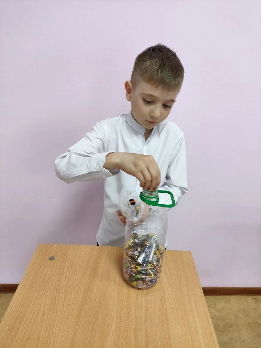 ♻️🌱 Наша школа принимает активное участие во Всероссийской акции "Экологический субботник. Зелёная в