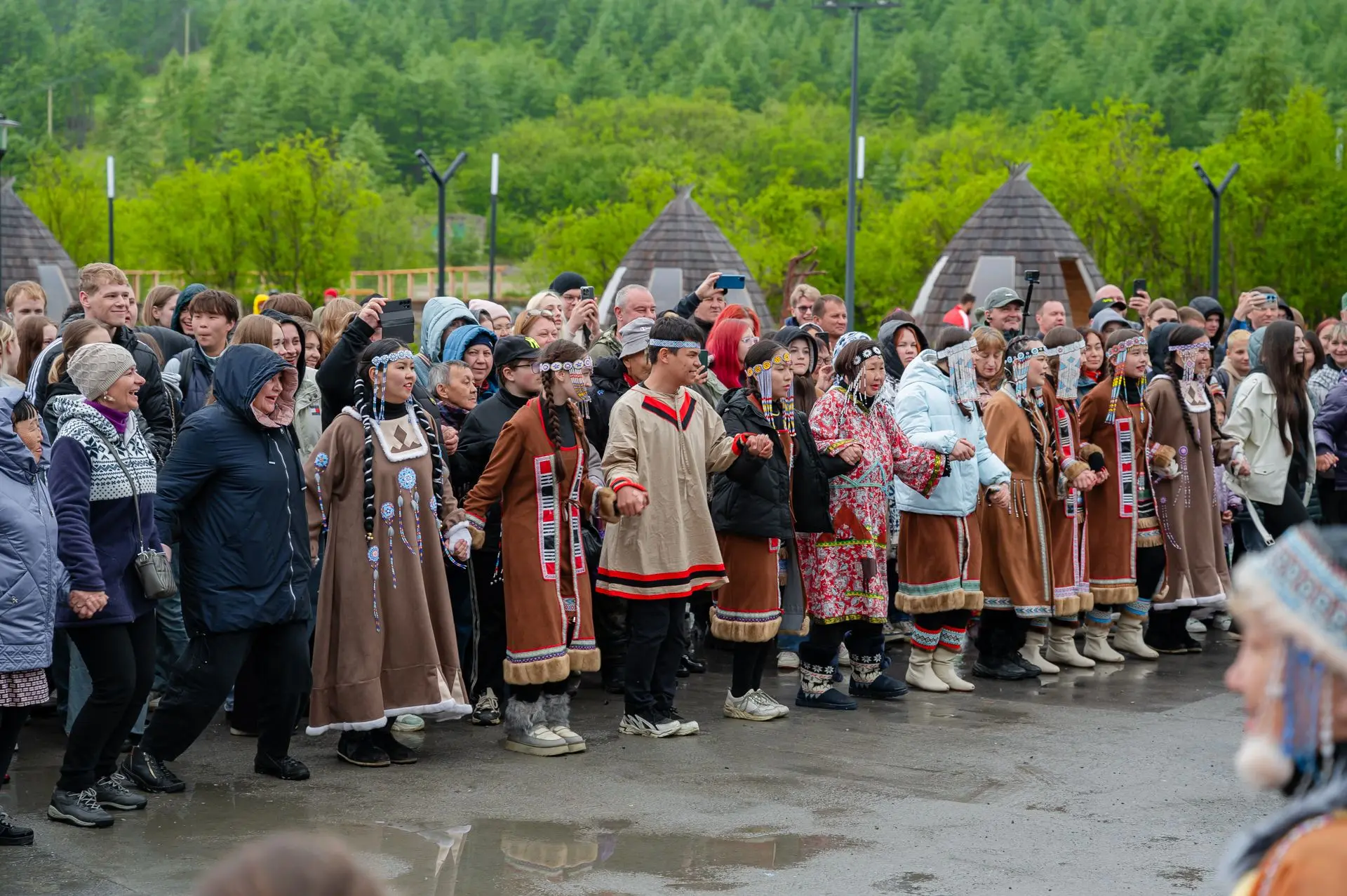 На встречу эвенского Нового года и «Музыкальный променад» приглашает этнопарк «Дюкча»
Мероприятия пр