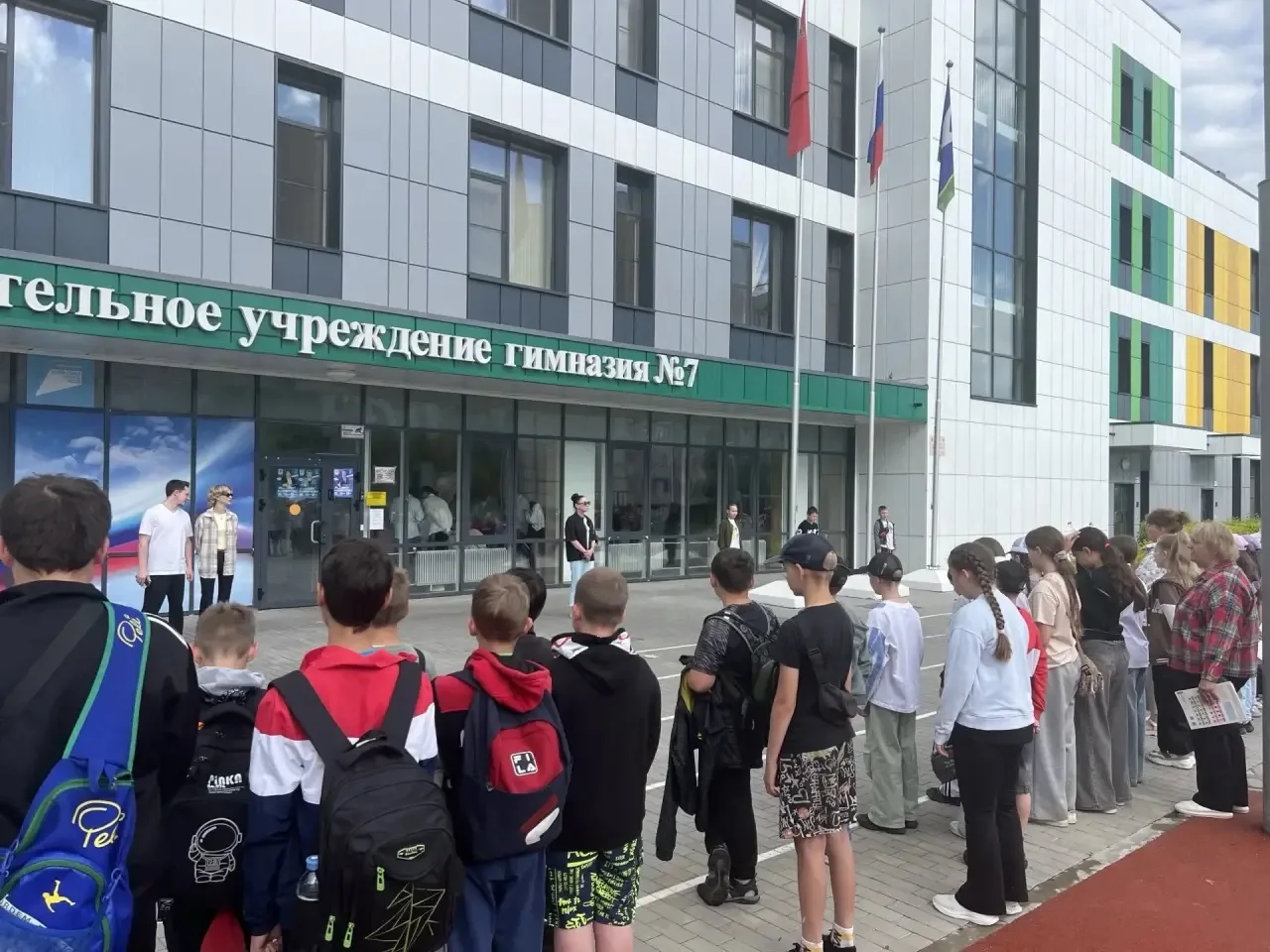 Новая неделя в нашем лагере "Поколение Первых" началась традиционно: с поднятия флага и...