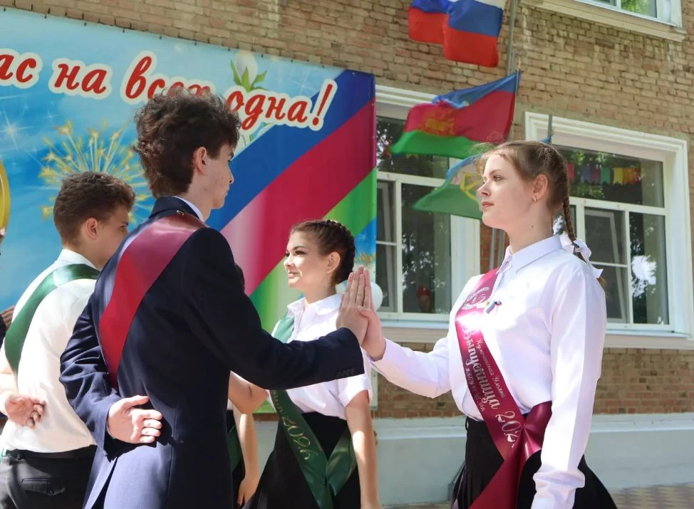 А теперь — ещё немного атмосферы этого удивительного дня 🌸  Смотрите фото 👉 здесь живые кадры праздн
