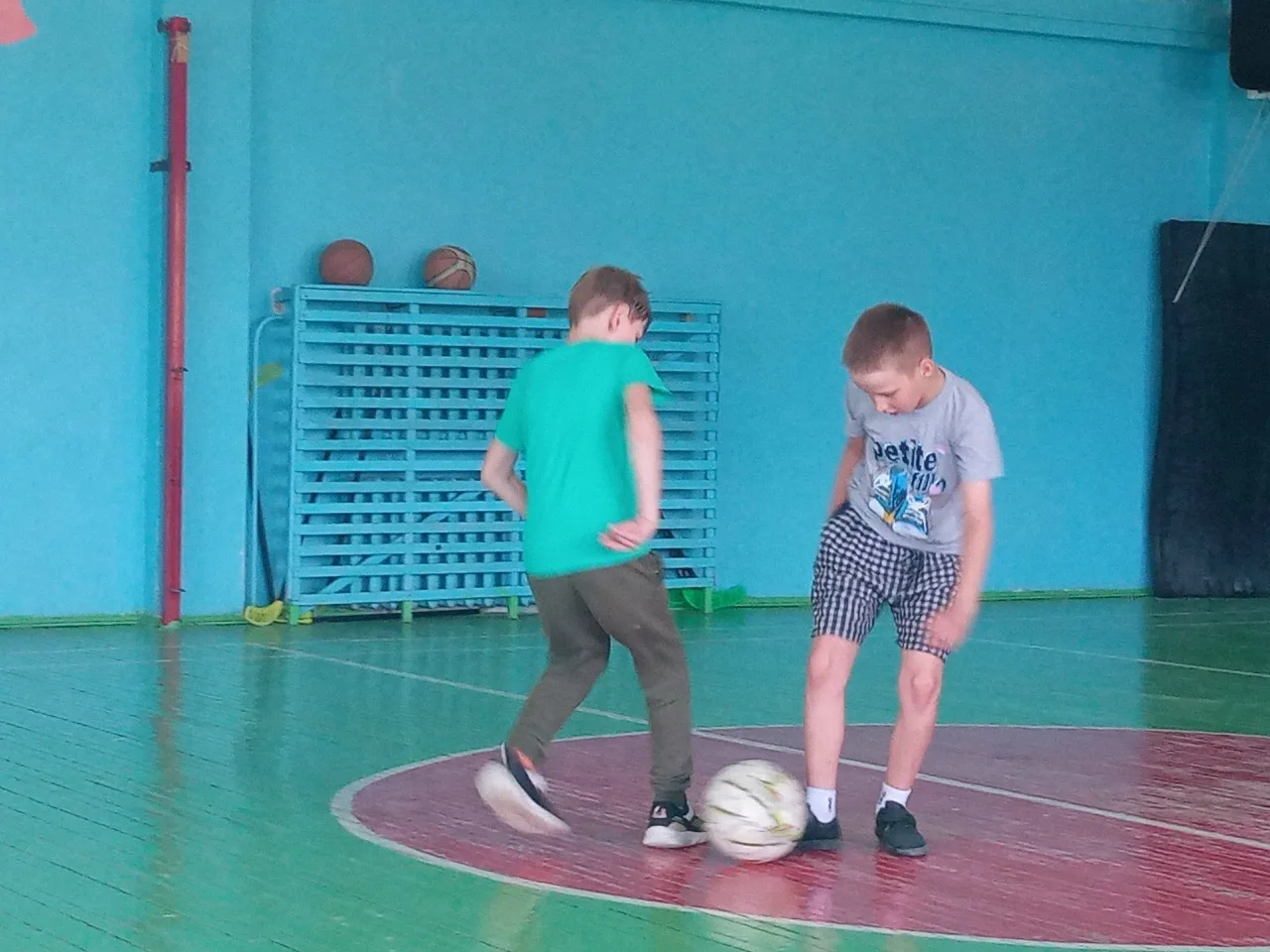 День музыки в ДОЛ "Радуга"
Этот день был посвящен волшебному миру музыки, знакомству с разными жанра