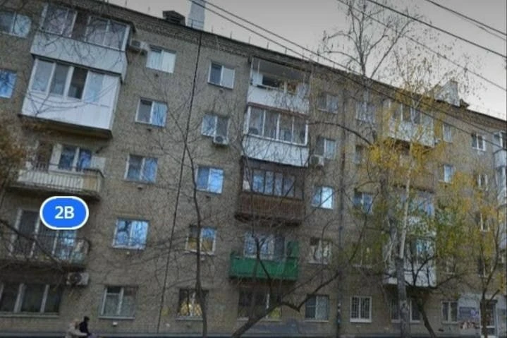 🔥 В Саратове загорелся расселённый пятиэтажный дом