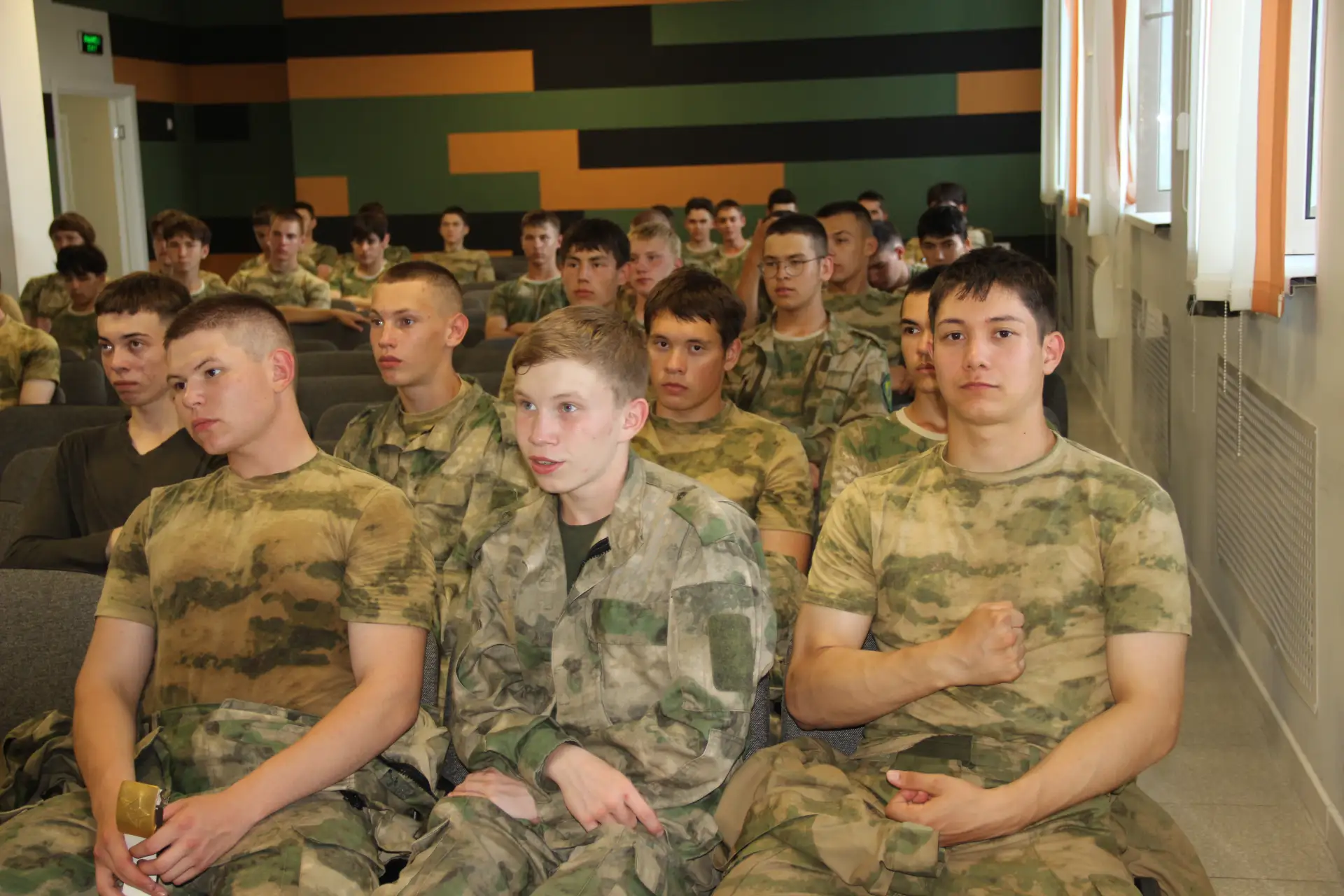 Второй день регионального этапа военно-патриотических сборов «Гвардеец» выдался по-настоящему насыще