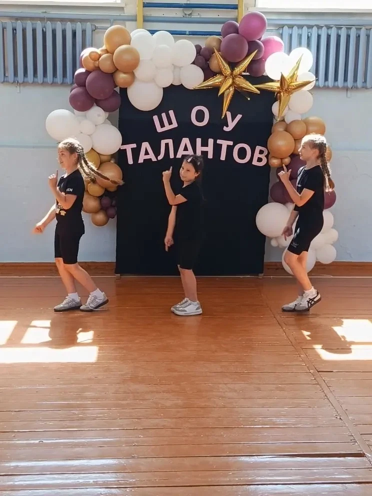 🎉 "Шоу талантов"  🎉

Сегодня наш лагерь превратился в настоящую сцену, где каждый смог раскрыть св