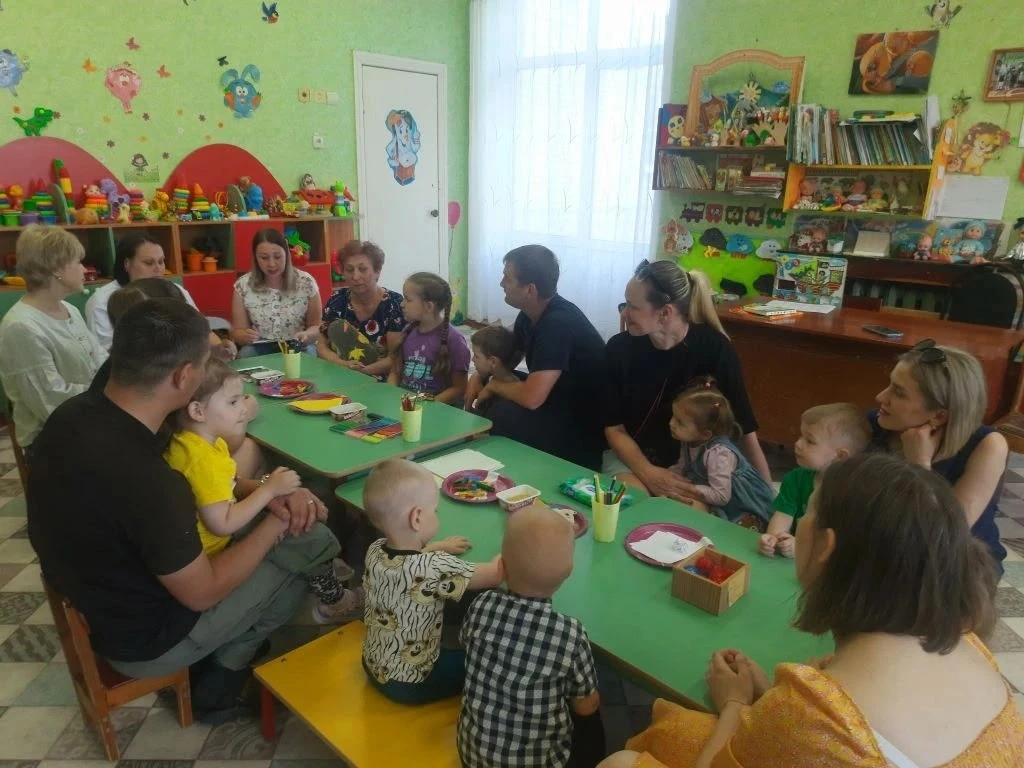 📌В уютной и теплой обстановке семейного клубу "Кроха" педагогами детского сада был про...