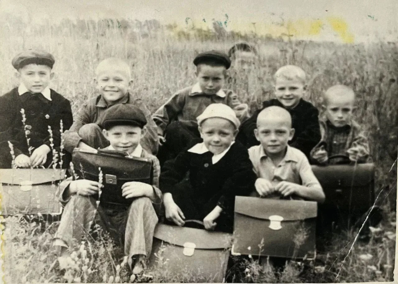 Погружаемся в историю: школьный сентябрь на старых фото. Сколько бы лет ни прошло, а пе...