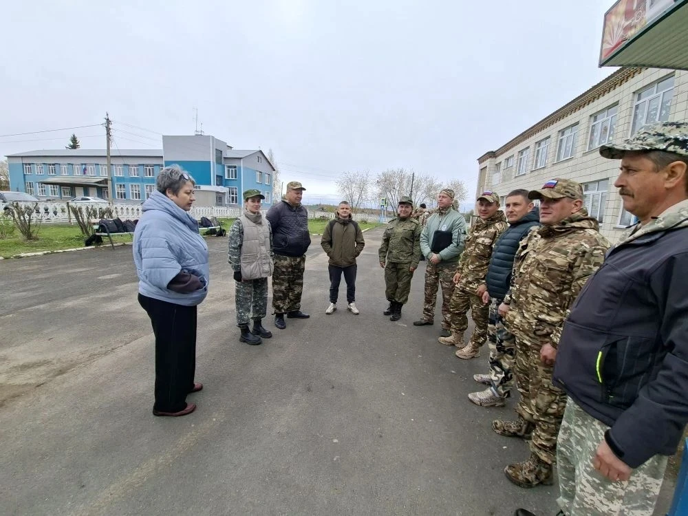 Ура! 🎖️ На базе Карапсельской СОШ №13 стартовали учебно-тренировочные сборы!