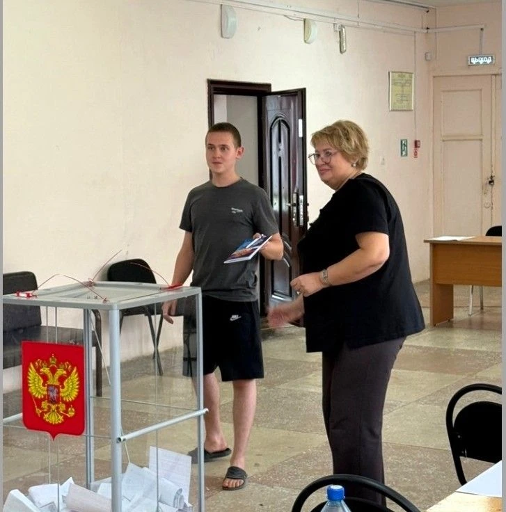 Трёхдневное голосование продолжается. На избирательных участках сохраняется спокойная, ...