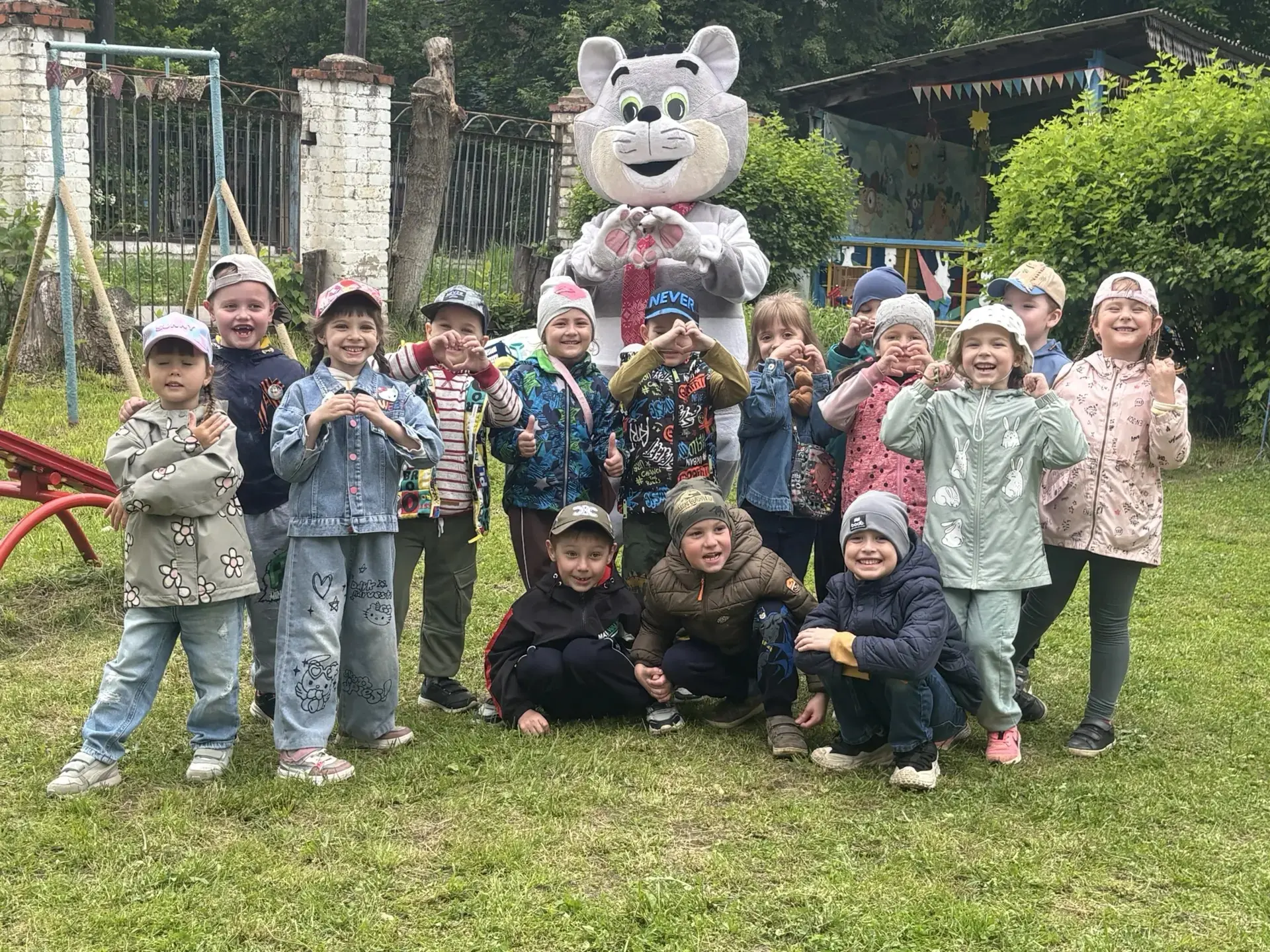 🎈🧸 Сегодня  особенный день ,день радости и веселья!⭐️
✅– День защиты детей! В группе « Улыбка» пра