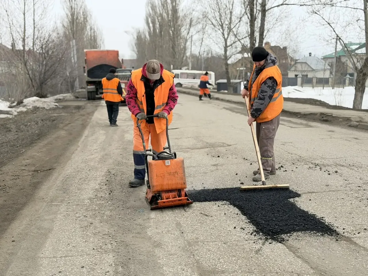 🚧 Продолжаются работы по текущему ремонту дорожного полотна