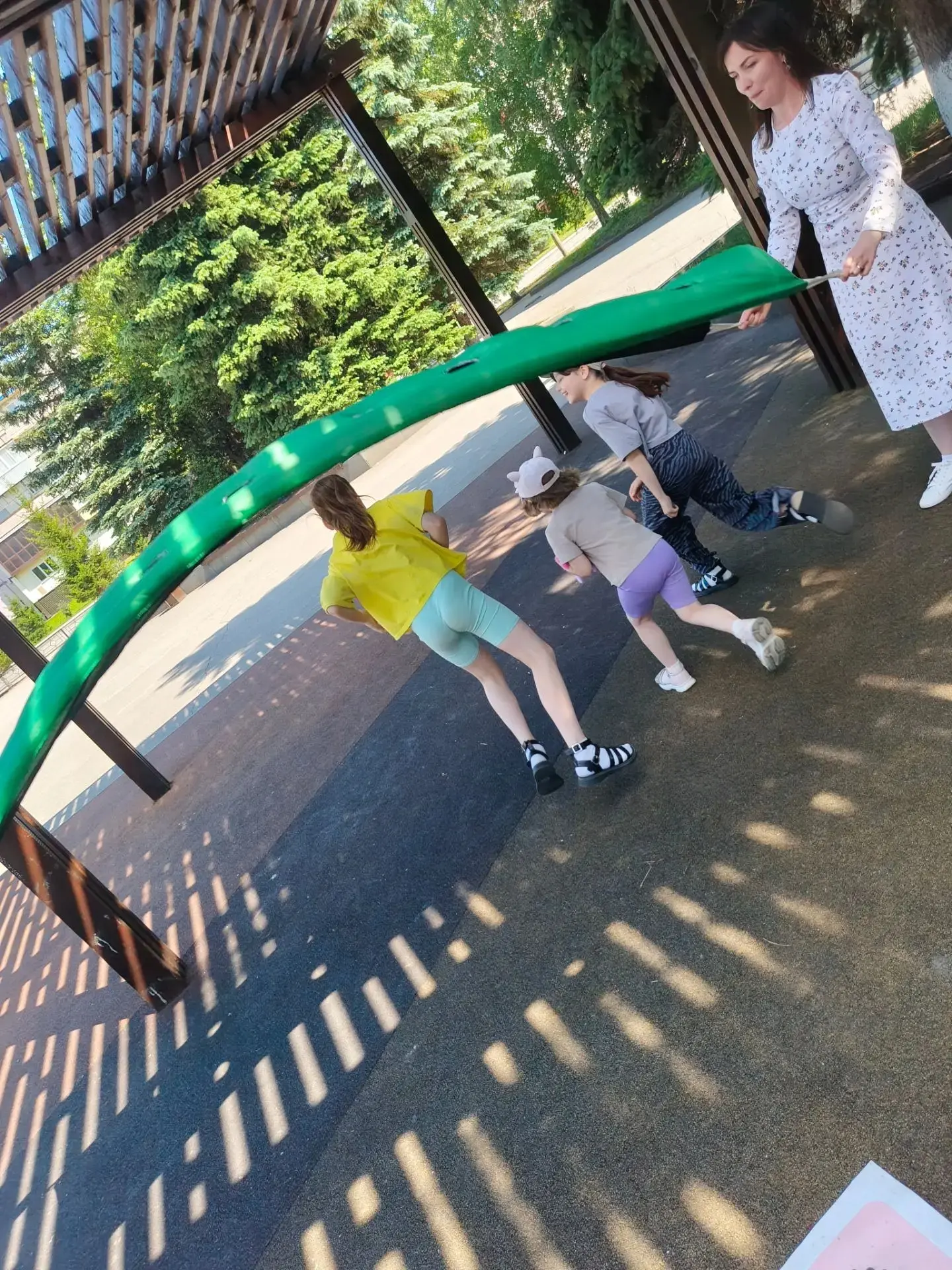 🌈 ЛЕТНИЕ ЗАБАВЫ 🌈

Сегодня на площади Юбилейной прошла весёлая игровая программа!

✨🥰🌈🍭 Ребята 